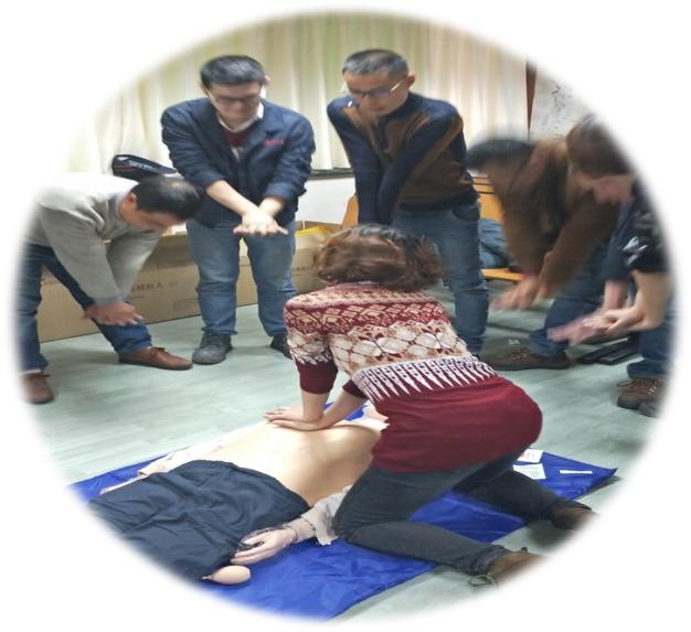 四川天馬玻璃有限公司急救安全知識培訓(xùn)暨應(yīng)急疏散和消防滅火演練活動報道(圖4) 四川天馬玻璃有限公司急救安全知識培訓(xùn)暨應(yīng)急疏散和消防滅火演練活動報道(圖4)