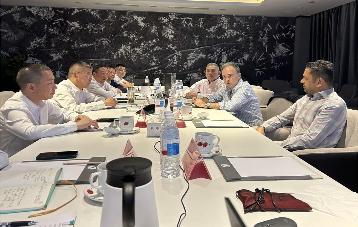 OI集團(tuán)亞洲區(qū)總經(jīng)理一行到四川天馬進(jìn)行考察交流(圖6) OI集團(tuán)亞洲區(qū)總經(jīng)理一行到四川天馬進(jìn)行考察交流(圖6)