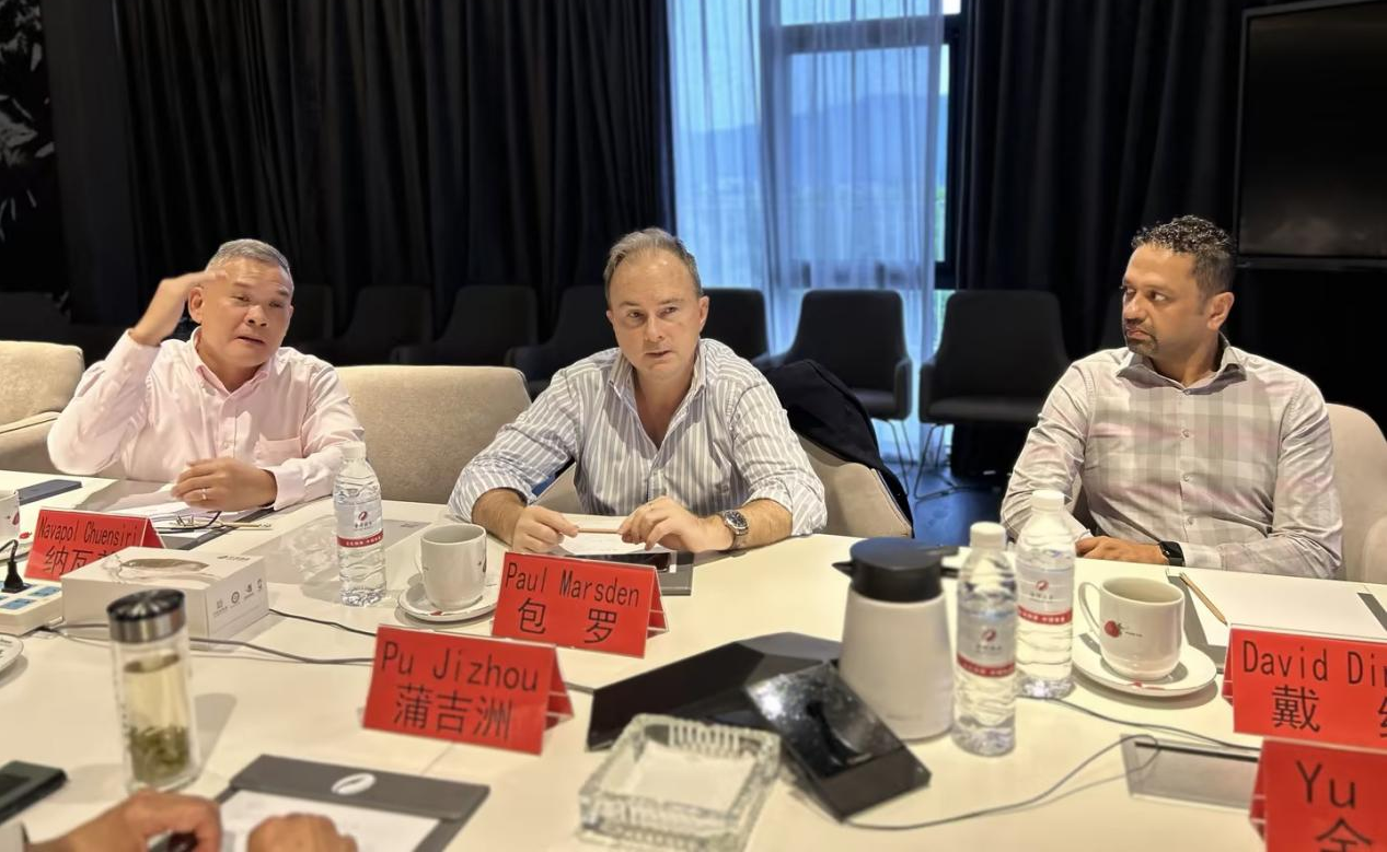 OI集團(tuán)亞洲區(qū)總經(jīng)理一行到四川天馬進(jìn)行考察交流(圖8) OI集團(tuán)亞洲區(qū)總經(jīng)理一行到四川天馬進(jìn)行考察交流(圖8)